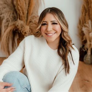 Meet your Posher, Alexandra